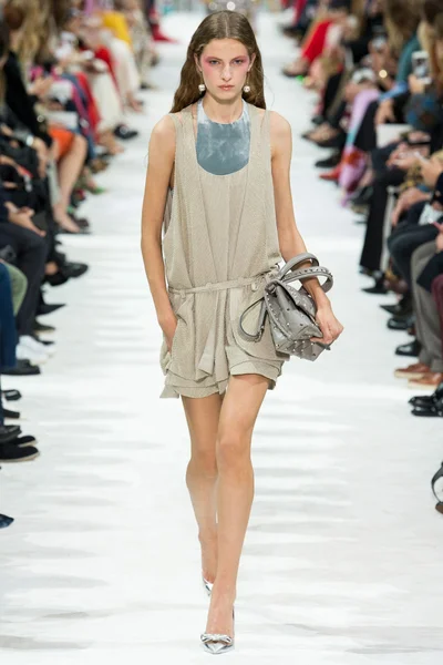 Look 4